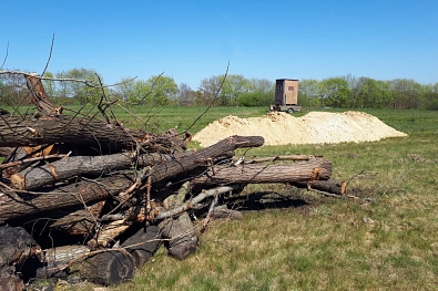 Deponie - Holz und Sand Materialhaufen auf der Deponie © Abfall-Service Osterholz